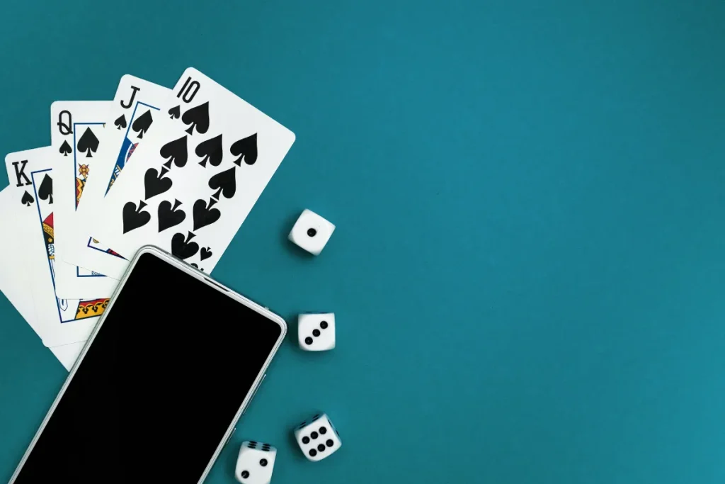 Les jeux de cartes qui traversent les générations continuent de séduire en ligne
